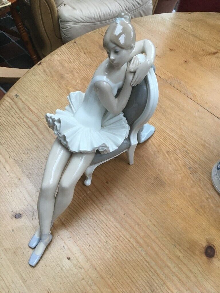 Lladro medium size Ballerina relaxing on a chair*****reduced*****