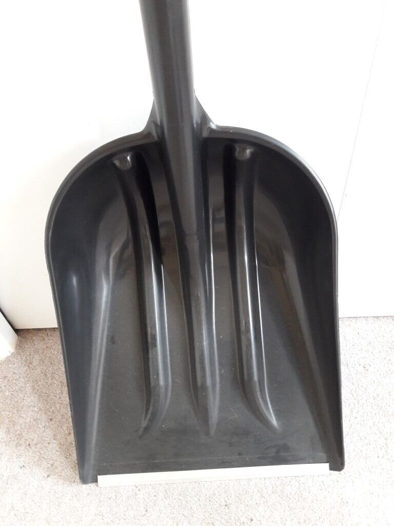 Heavy Duty Snow Shovel with Metal Edge