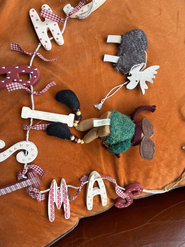 Gisela graham reindeer & wooden Christmas Garland Xmas decorations 