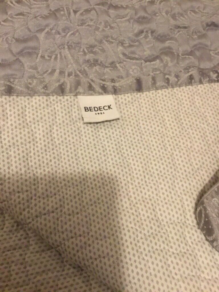 Bedeck luxury jaquard throw