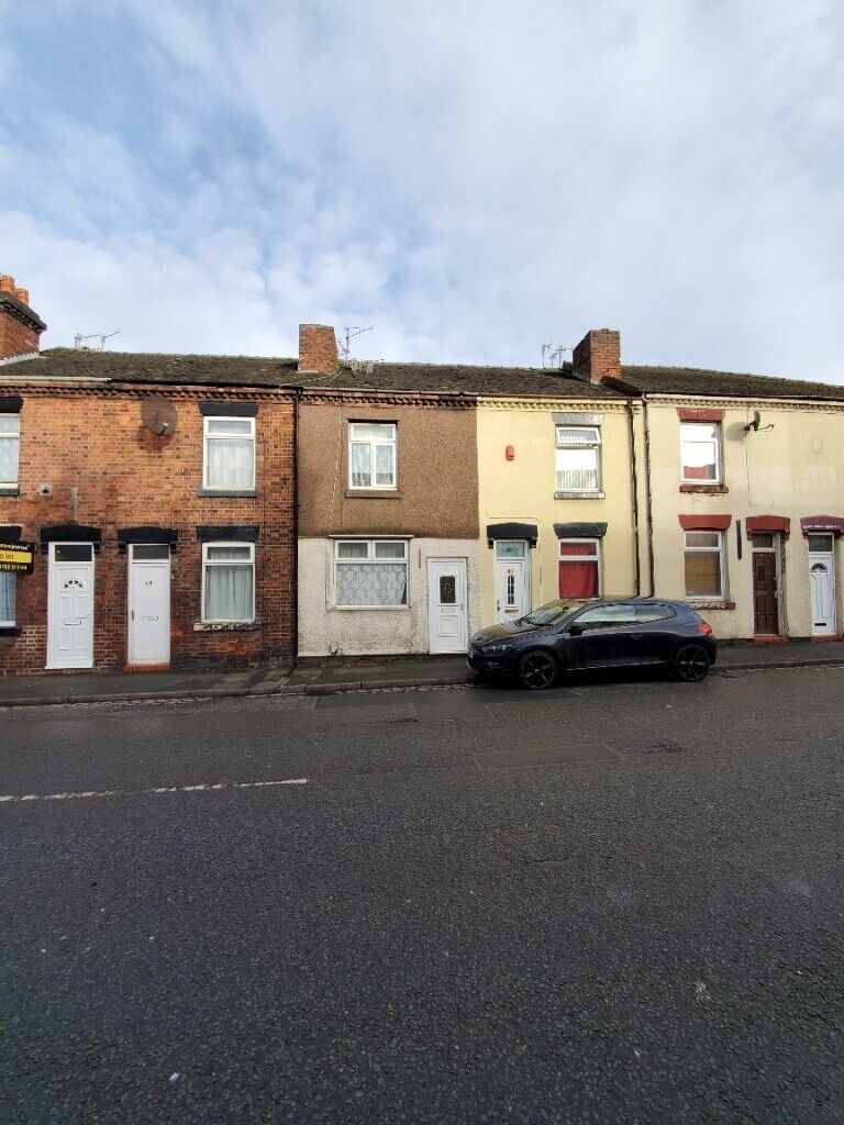 **LET BY** 2 BEDROOM TERRACED HOUSE** NORTH ROAD** ST6 2DN** DSS