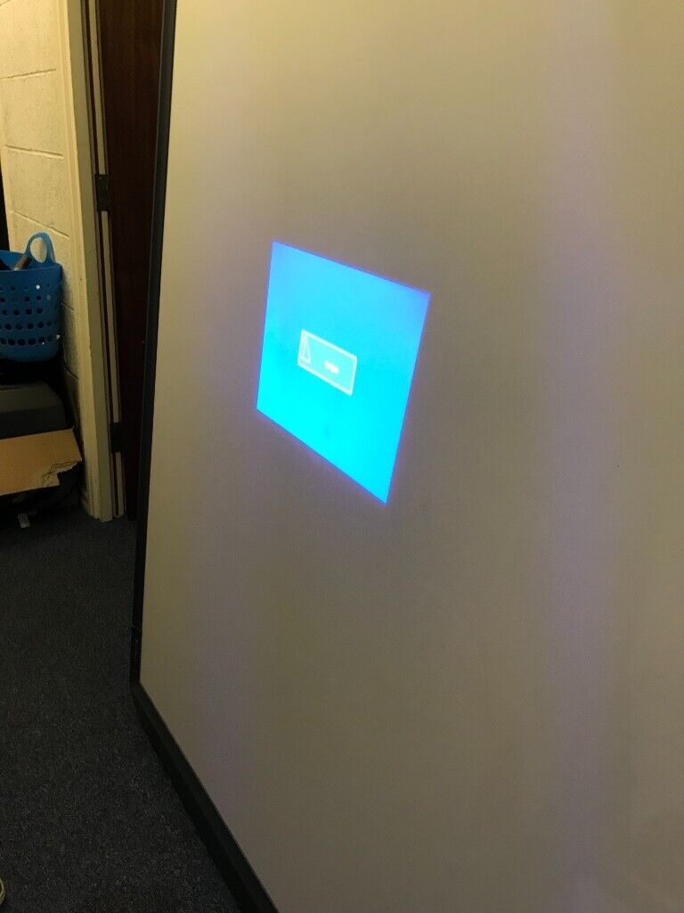 ACTIVBOARD SCREEN + MITSUBISHI EX220U PROJECTOR+PUBLISH ADDRESS AMPLIFIER MA-106