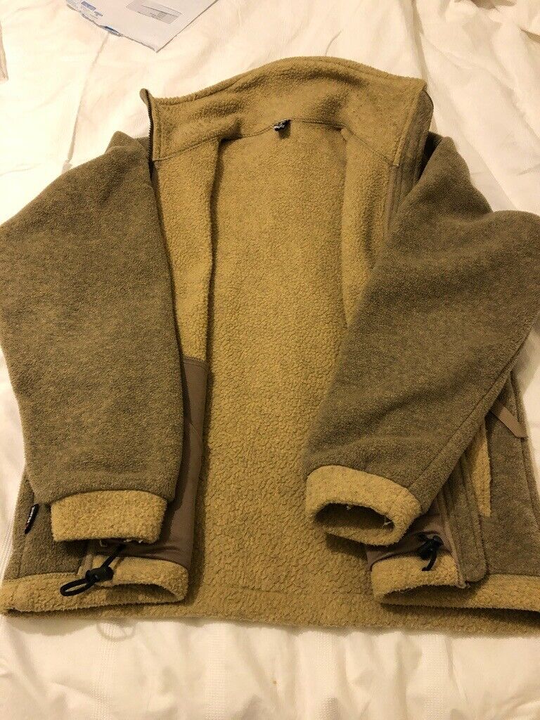 LOWE ALPINE  Heavy weight fleece.