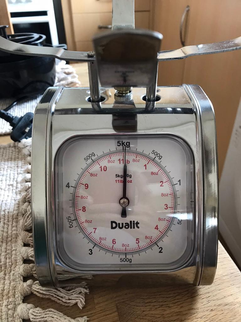 Dualit kitchen scales - no bowl | in Staines-upon-Thames, Surrey | Gumtree