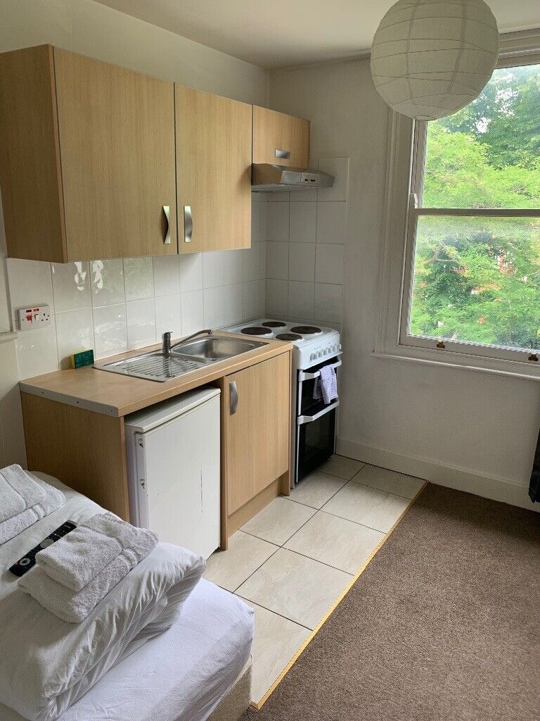 Swiss Cottage NW3 Studio Apartment Long Term Lets £1400 pcm all bills