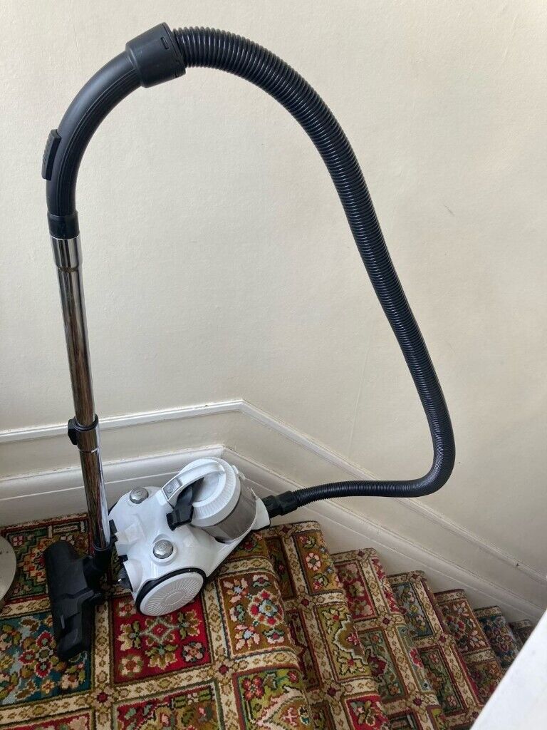image for small bagless vacuum cleaner in very good condition white
