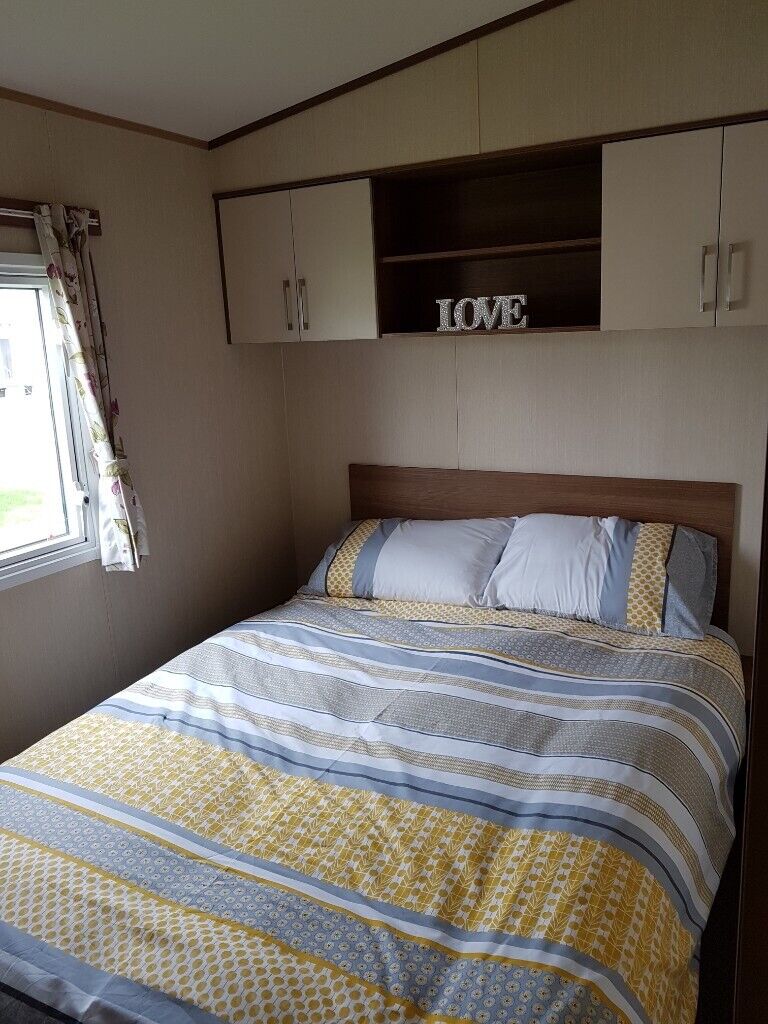 Flamingo Land Caravan With Decking For Hire