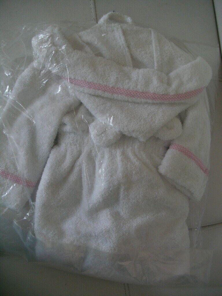 BNWT Dandelion Brand Towelling Robe age 6/12 months