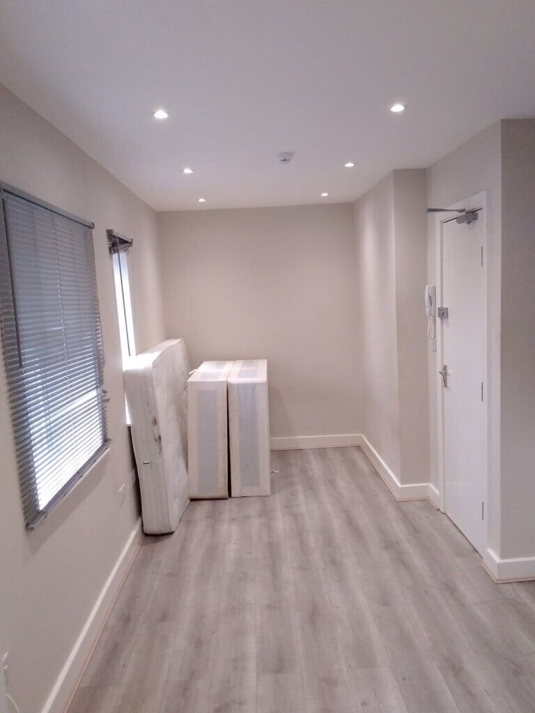 STUDIO FLAT TO RENT IN BROMLEY, BR2 8BY DSS ACCEPTED