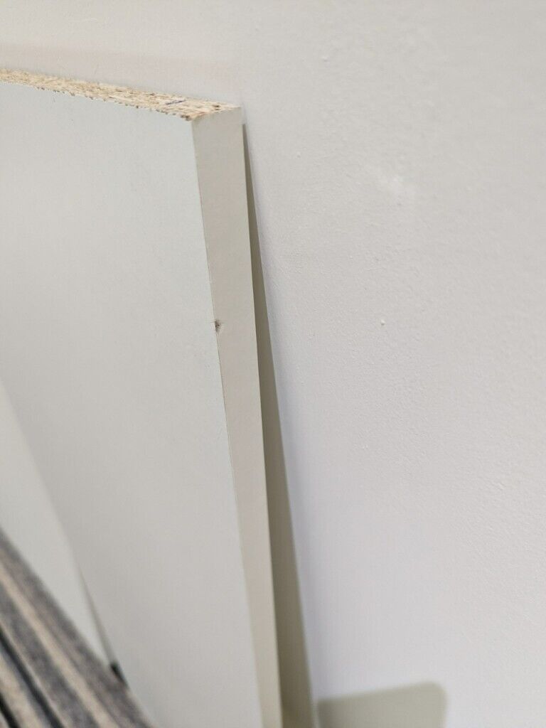 2 WHITE CHIPBOARD SHELVES PANELS CUT-OUT WITH SMOOTH MELAMINE COATING 16mm THICK *NEW*