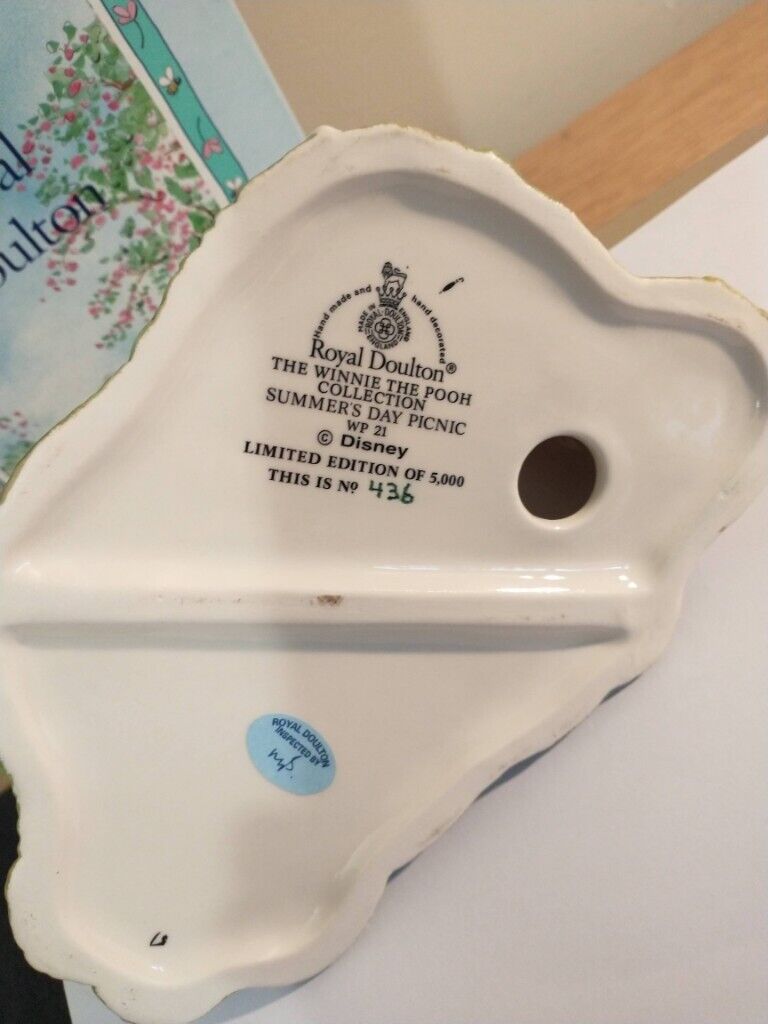 Royal Doulton Winnie The Pooh "Summers Day Picnic" BOXED NEVER DISPLAYED