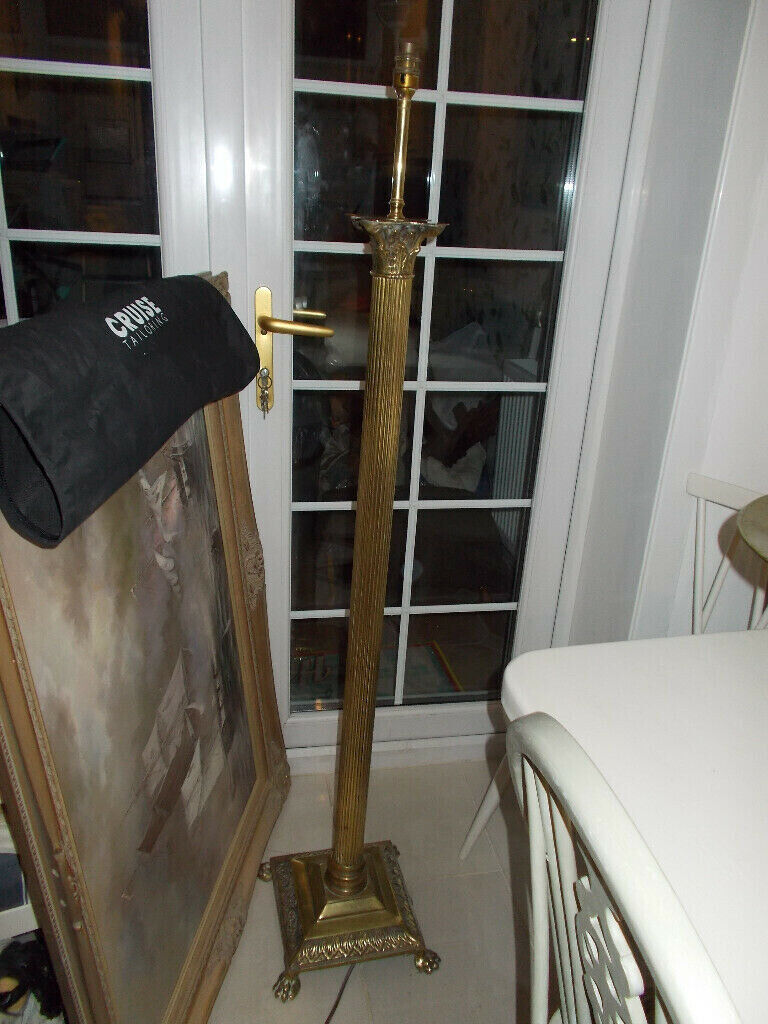  Victorian brass Corinthian column telescopic standard lamp Price or nearest offer..  