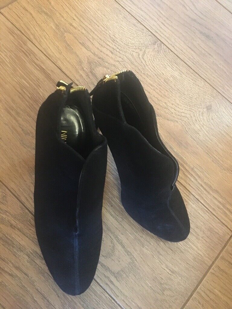 Ninewest sude ankle boots 