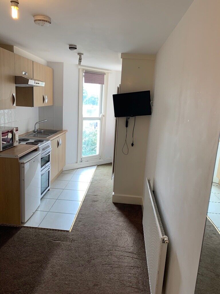 Studio Swiss Cottage for long Let’s £1300 pcm all bills included 