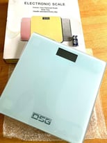 BRAND NEW Digital/Electronic weigh scales bathroom tempered white glass