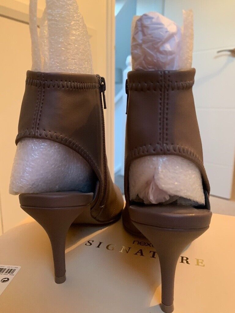 Next peep toe boot