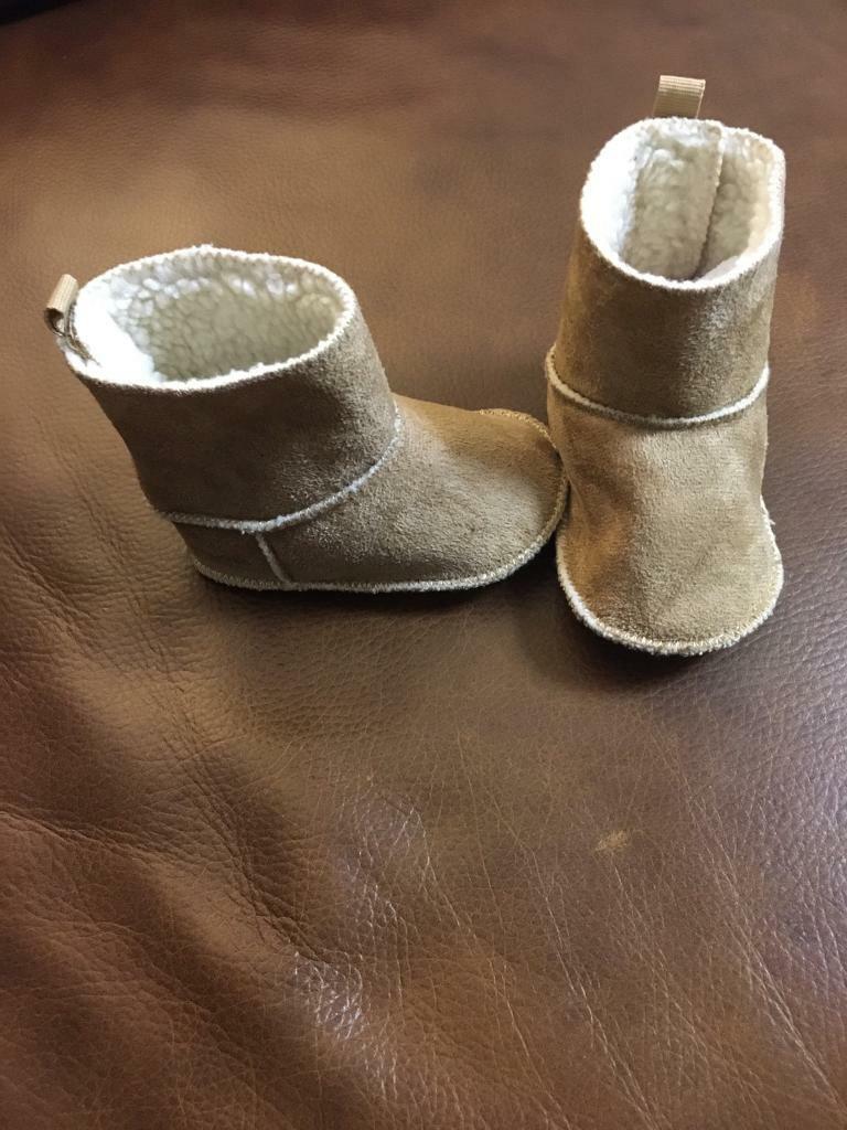 New, BaBaby Gap suede boots,