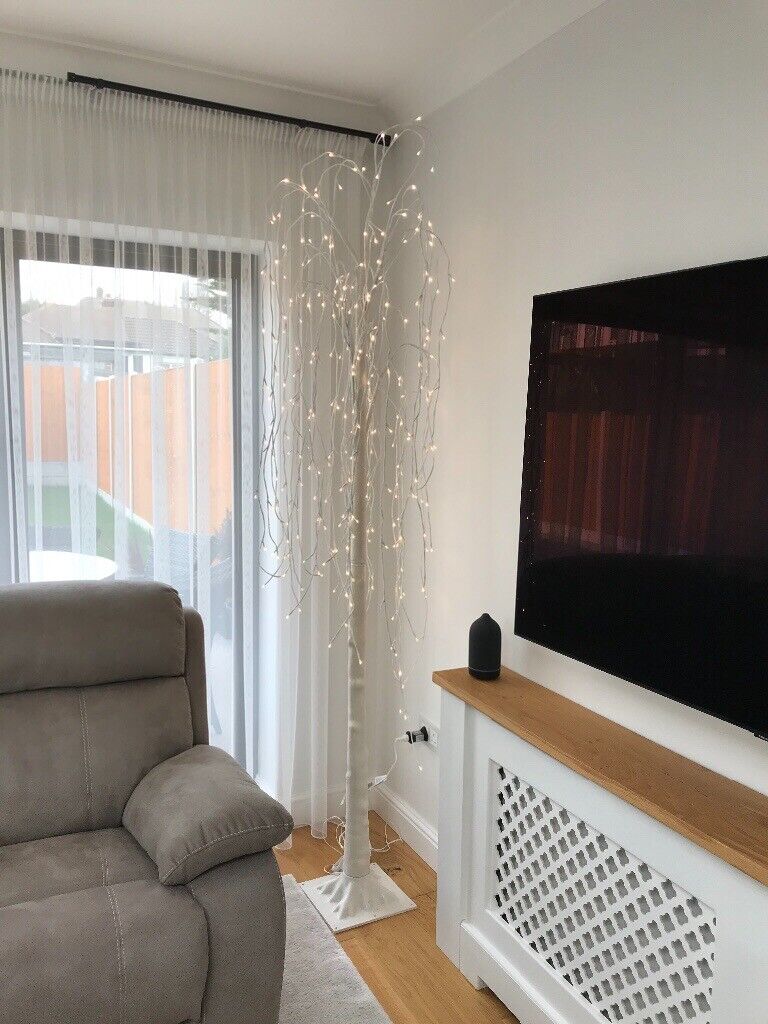 Light up tree for  indoors and outdoors use