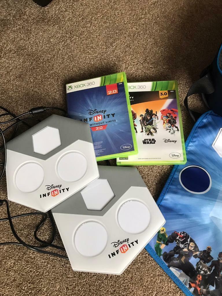 Disney  infinity bag and figures