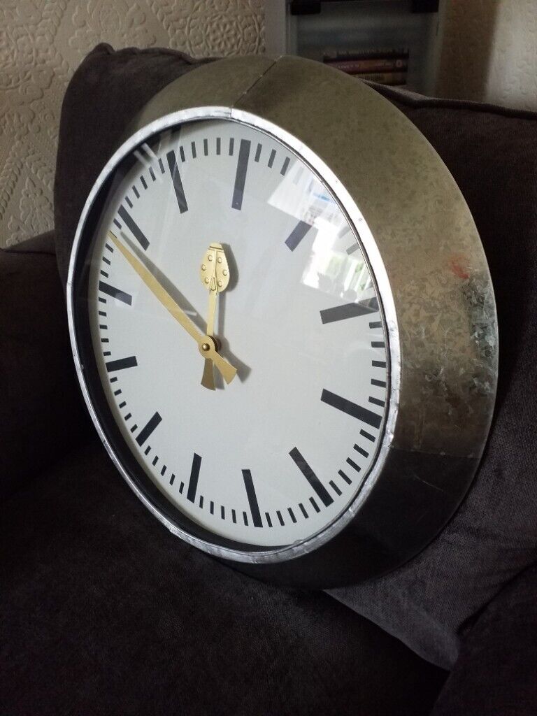 BIG CLOCK .. LARGE GALVANISED BUNDLEBERRY .. INDOOR OR OUTDOOR!! .. BRAND NEW!! 
