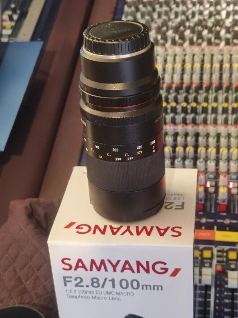 Samyang / Rokinon 100mm Macro lens in original Box. Fuji Mount 