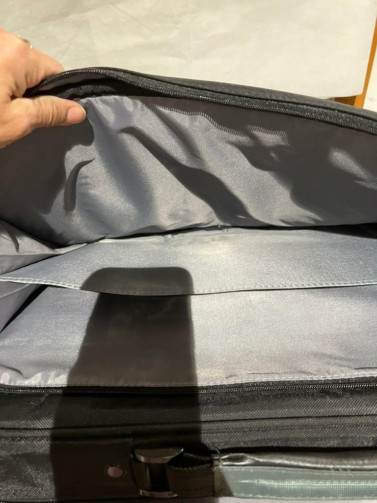 Ne Belkin Laptop Bag Case With Shoulder Strap