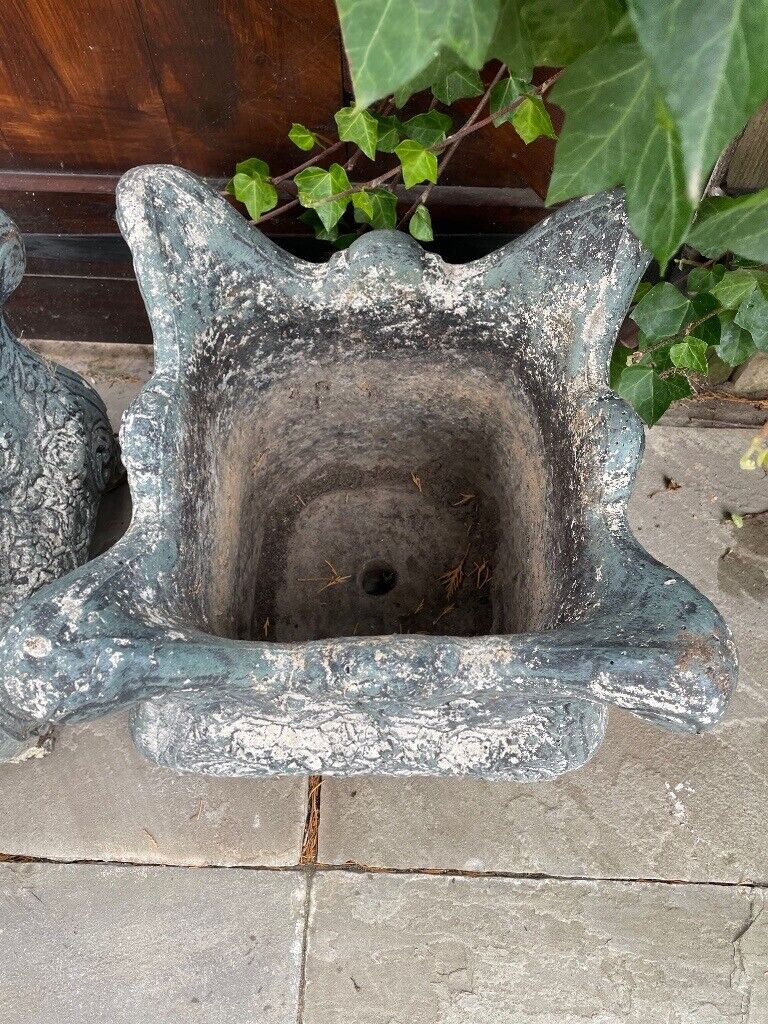 Decorative concrete planters/urns x 2 for the pair £70
