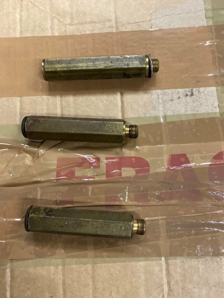 Riello / Danfoss Oil pump pressure gauge / bleed connector in