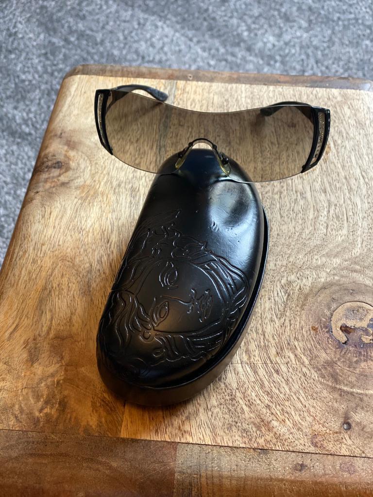 Ladies Versace sunglasses  stunning perfect condition and bargain of the year 