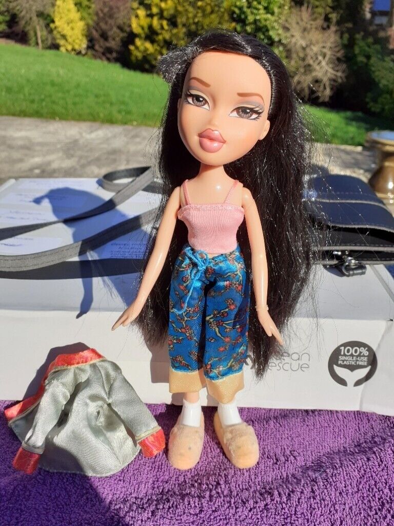 BRATZ Rare Jade Sleep-0ver Doll with small Petz 2006