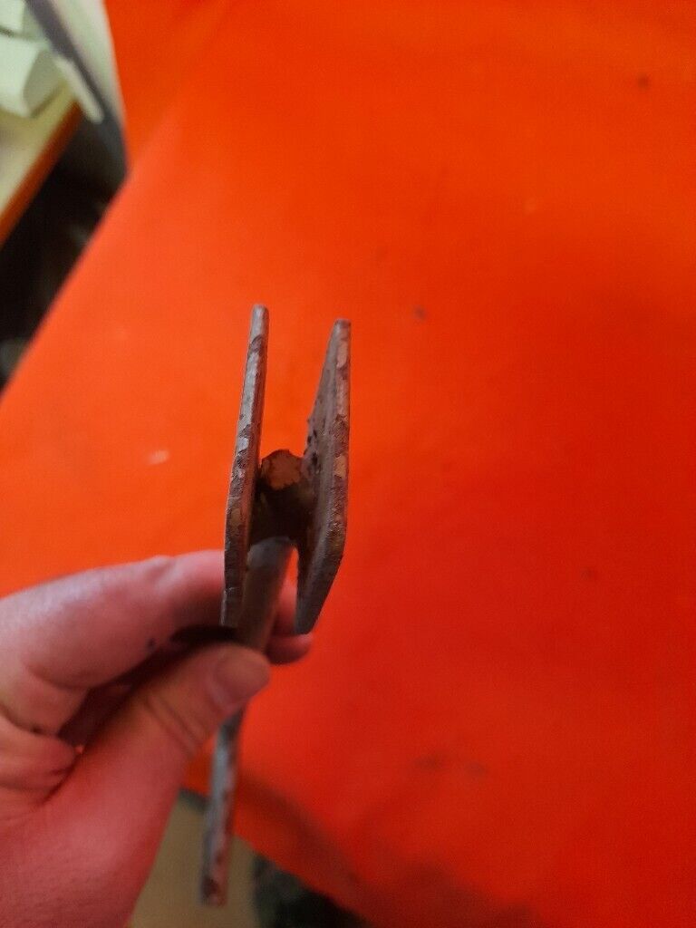 Caravan water cartridge removal tool