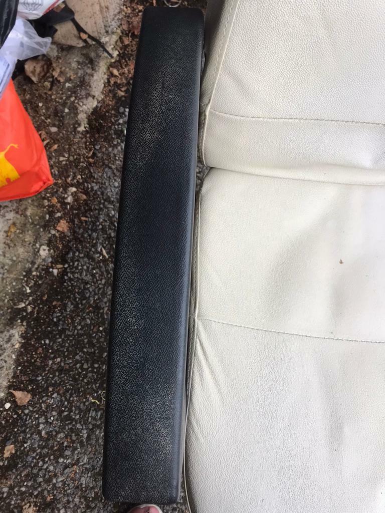 Swivel Chair. Goes up and down 