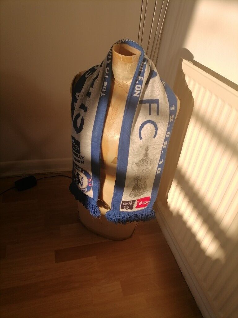 Football Memorabilia: CHELSEA F.C.SCARF. FA Cup Final 2010 Wembley. 