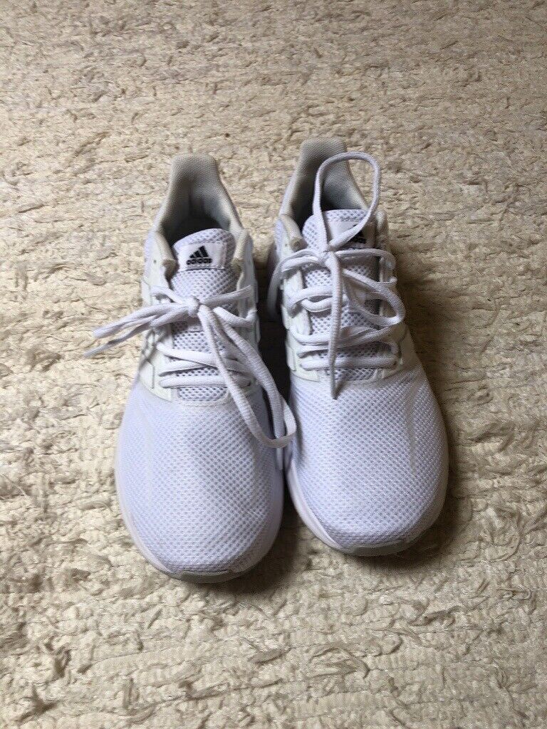 White adidas trainers size 2024 3