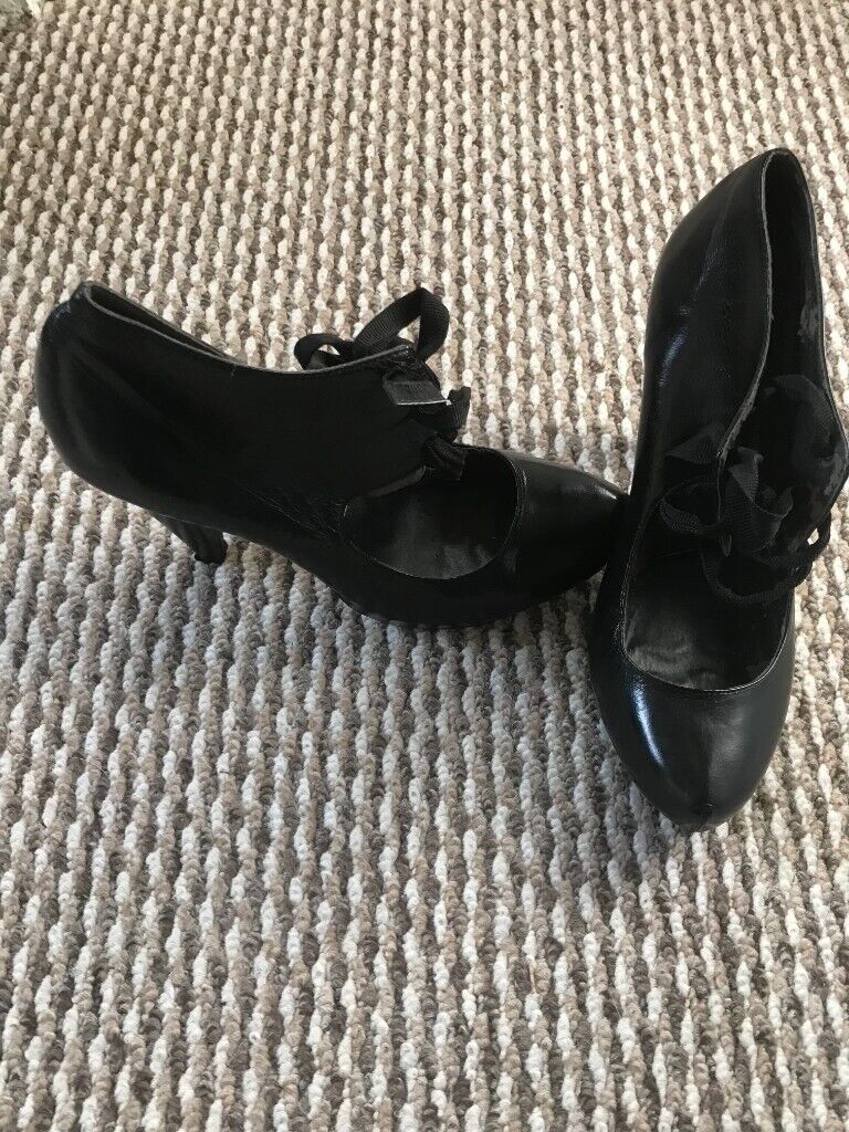 image for High Heel Shoes