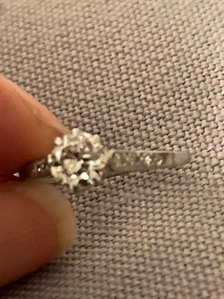 Ladies Vintage 1940’s Platinum Solitaire Diamond Ring 