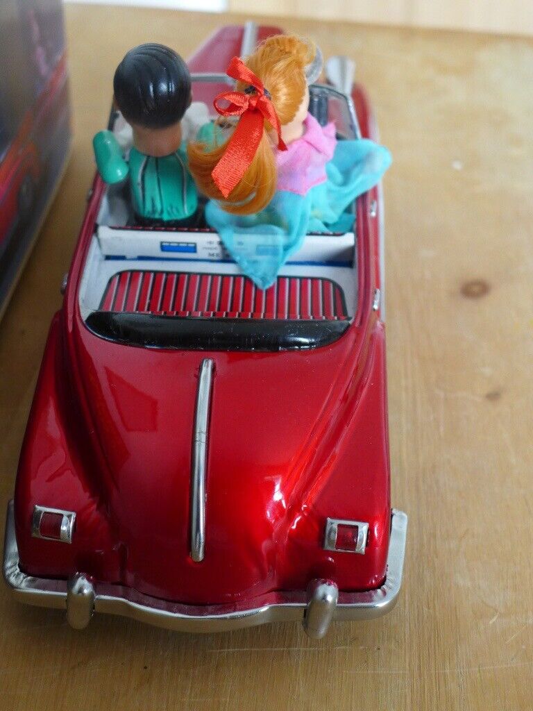 Collectable CHINESE TIN TOY: Vintage PHOTOING ON CAR. Model ME630. Battery Operated. Rare.
