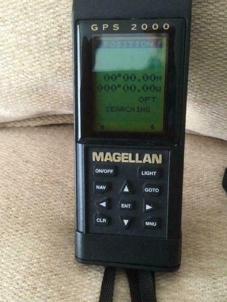 MAGELLAN GPS 2000 HANDHELD WATERPROOF HIKING GPS SATELLITE NAVIGATOR 