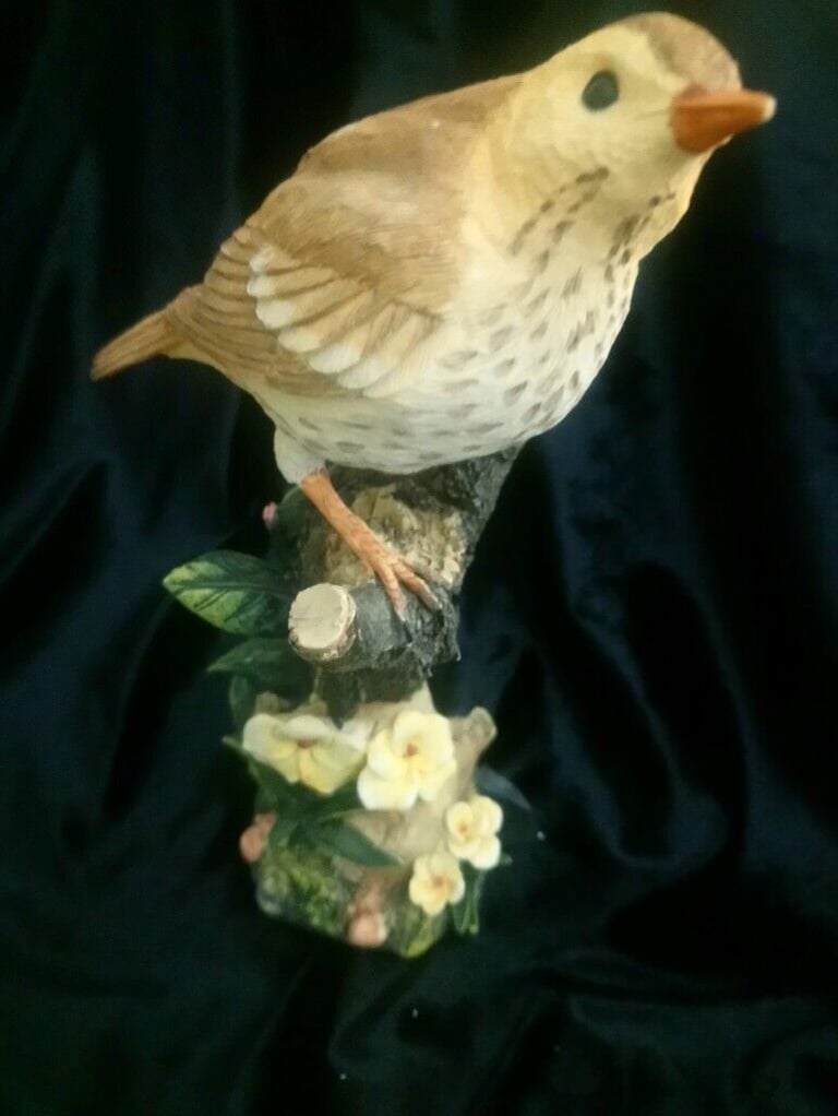image for Country Artists Thrush. Bird Ornament. Figurine.