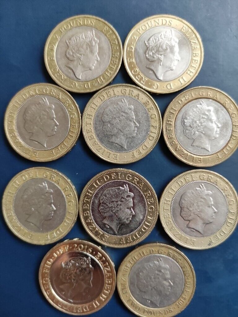 2 pound  10 coins, circulated (set E)