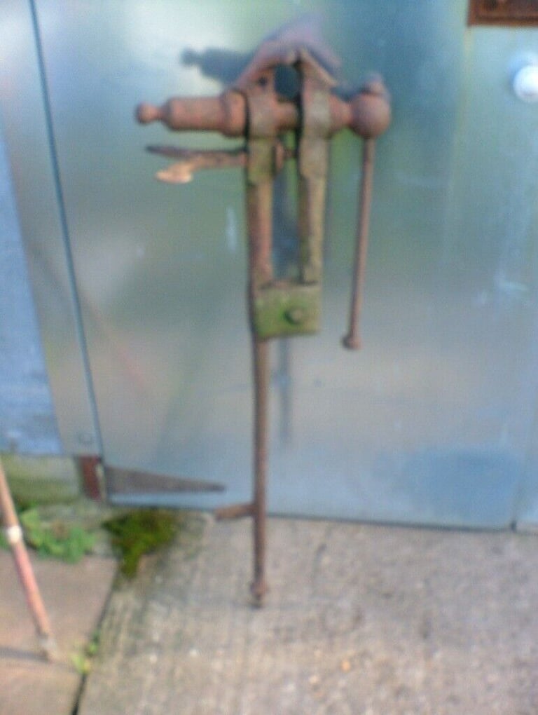 image for Blacksmiths leg vice