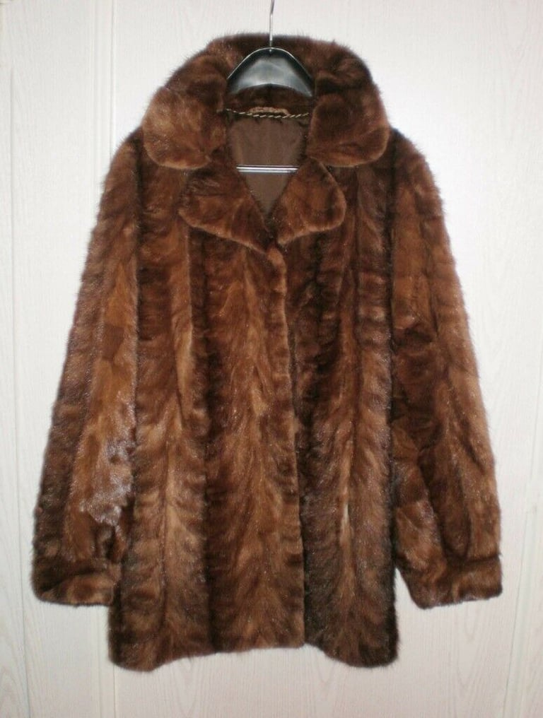 Beautiful Ladies Real Mink Fur Jacket Coat, size 12-14-16