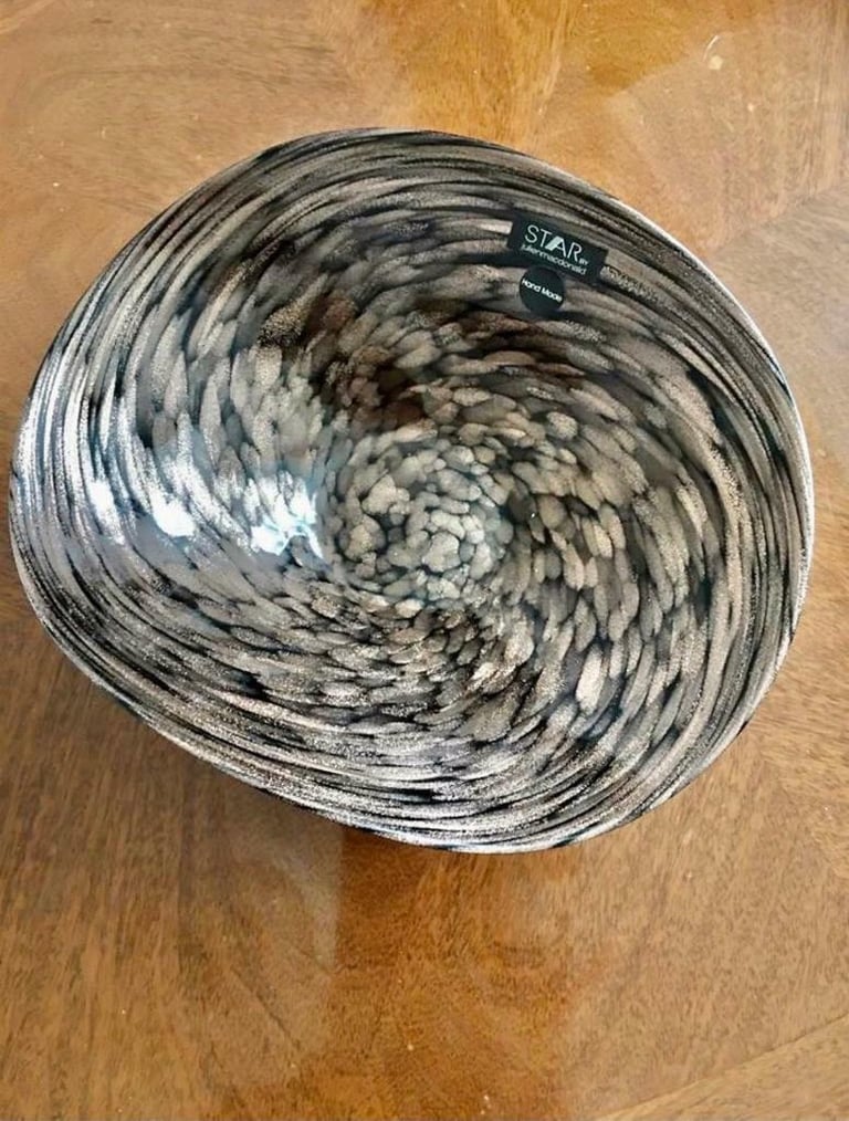 image for BRAND NEW JULIEN MACDONALD HANDMADE SUBTLE SHIMMER BOWL OBJECT
