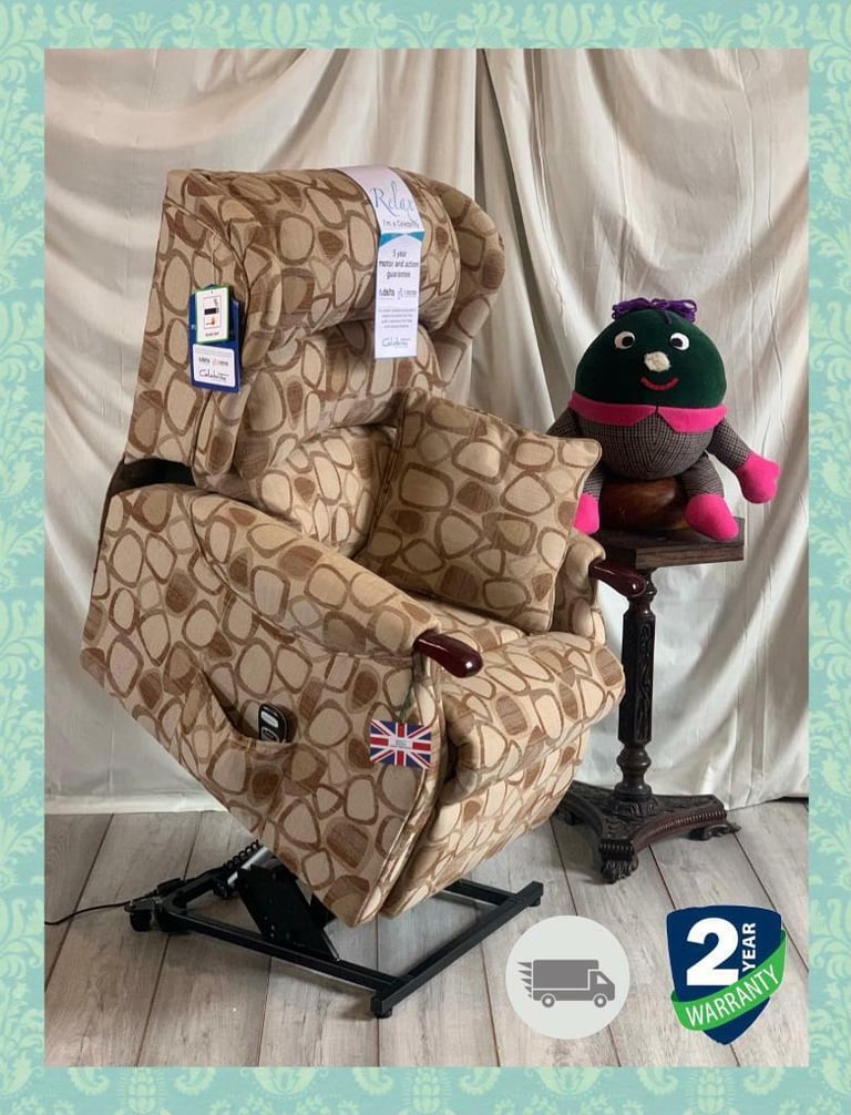Delivery 🚚 🌸 Ex Display Celebrity Dual Motor Riser lift rise Recliner