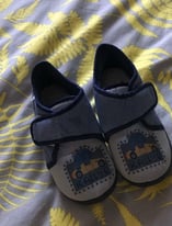 Younger boys slippers 