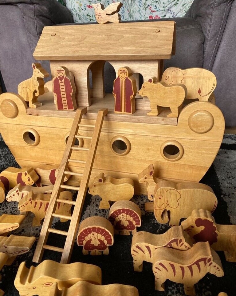 Noah’s Ark , large , solid wood lots of animals etc 