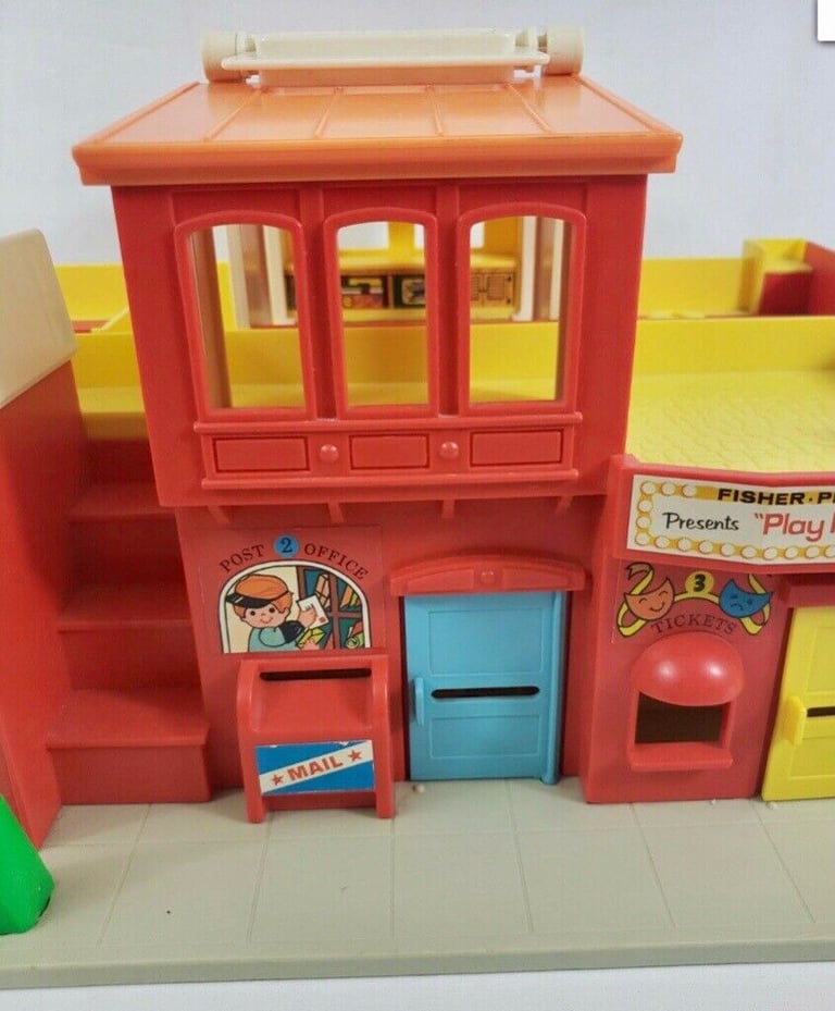 1970’s Fisher Price Vintage Little People VILLAGE Main Street Toy Play Family Set