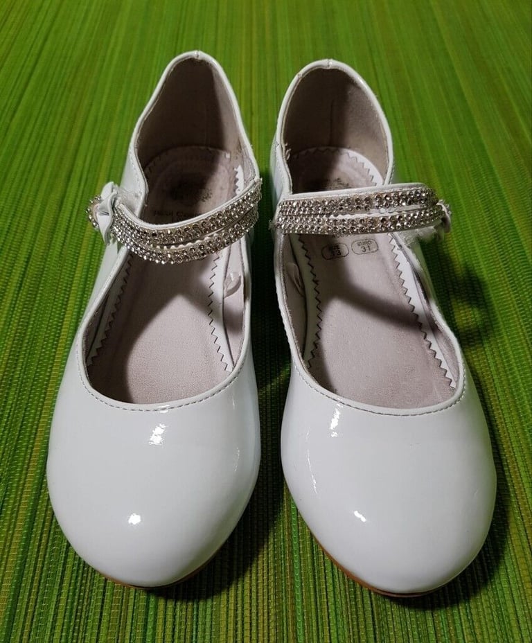 White shoes - Paul Colstelloa Size 13.