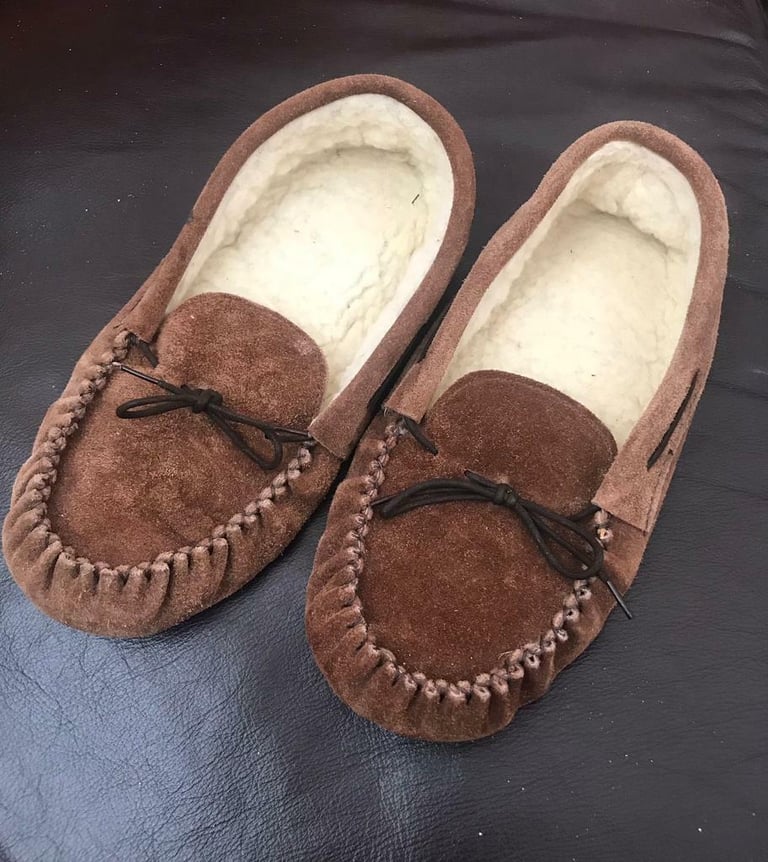Slippers Adult size 4