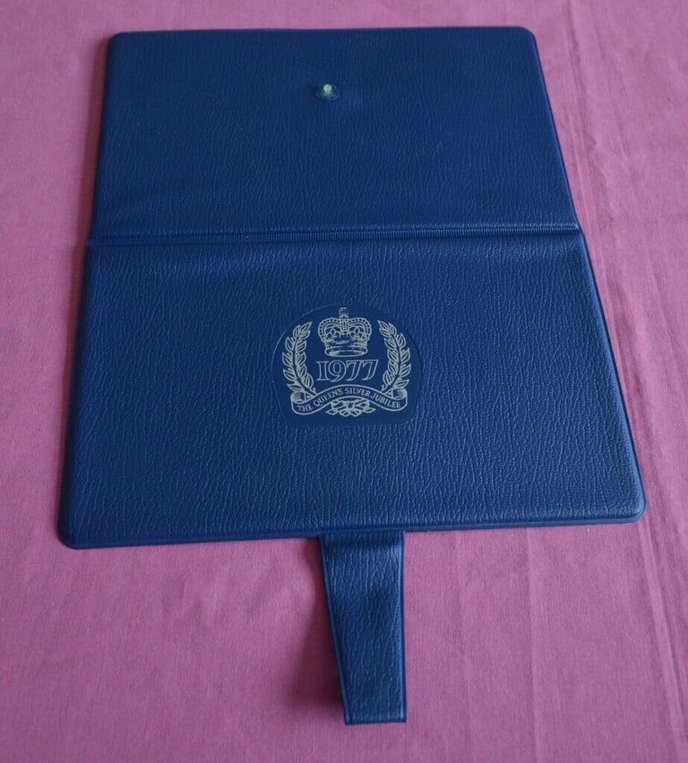  THE QUEEN'S SILVER JUBILEE 5 MADALLION SET  